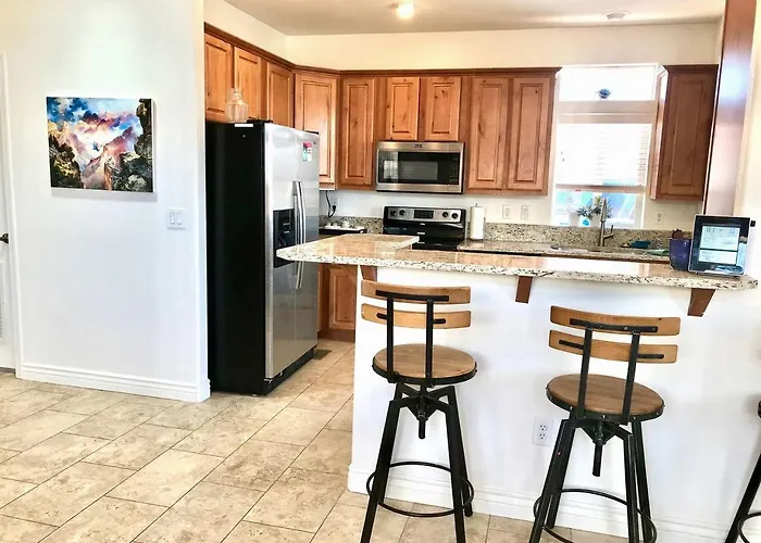 Pet-friendly Desert House With Vermillion Cliffs Views & Boat Parking Near Antelope Canyon, Arizona Holiday home *