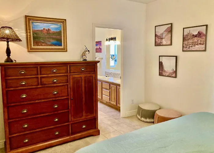 Pet-friendly Desert House With Vermillion Cliffs Views & Boat Parking Near Antelope Canyon, Arizona
