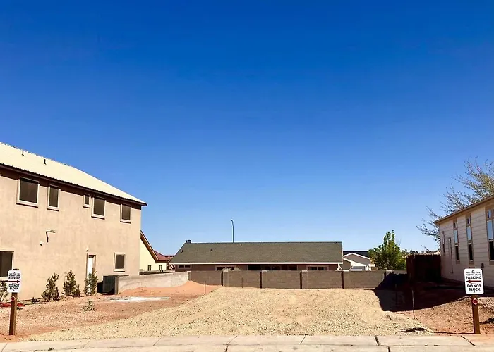 Pet-friendly Desert House With Vermillion Cliffs Views & Boat Parking Near Antelope Canyon, Arizona Page